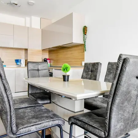 Апартамент Nomad Friendly Modern Complex Next To Metro *