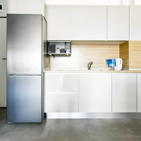 Apartment Nomad Friendly Modern Complex Next To Metro *