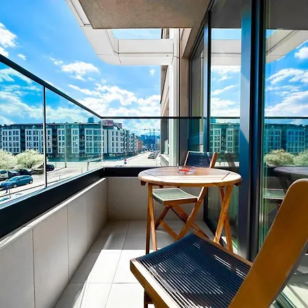 Apartment Nomad Friendly Modern Complex Next To Metro